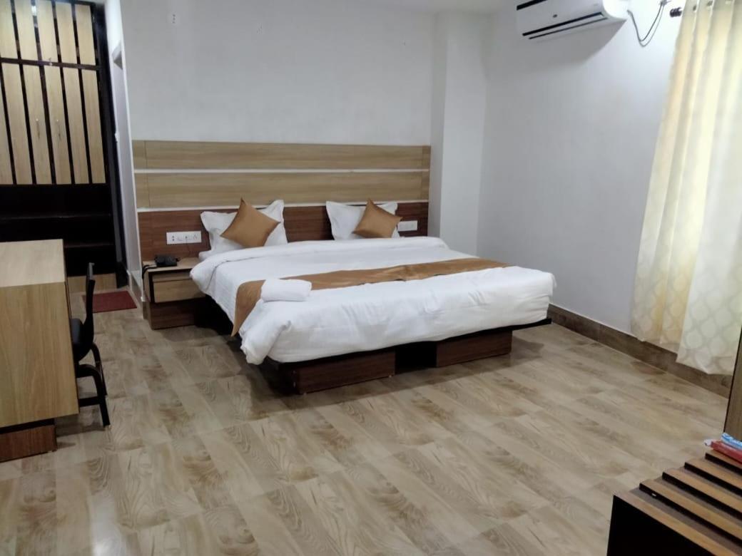 Hotel Magic Square غاواهاتي المظهر الخارجي الصورة